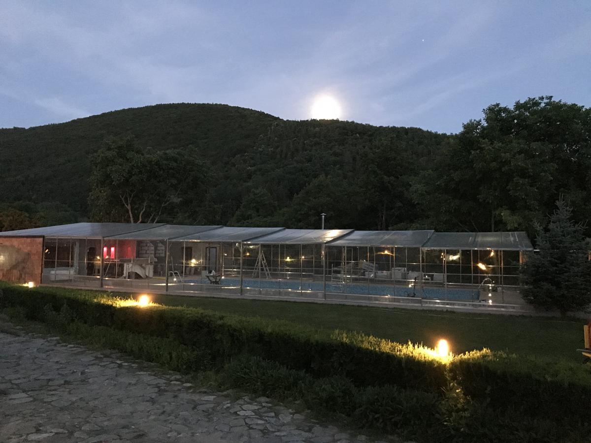 Hotel Divetsite Sliven Esterno foto